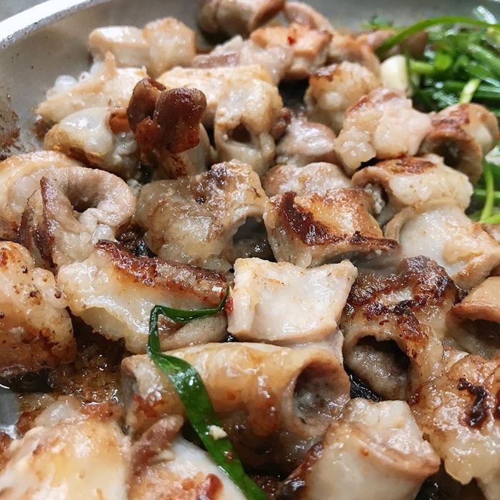 오동통 곱창에 곱 실하게 들어차 ‘고소+담백’ 끝판왕인 ‘대명곱창’ 클래스