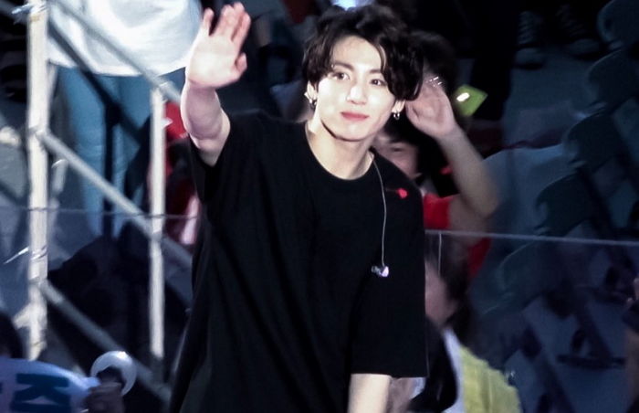 ‘곱슬머리’ 파마하고 분위기까지 생긴 정국 비주얼 근황