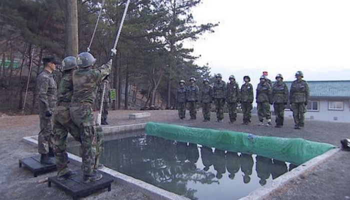 ‘냄새+병균’ 폭발하는 똥물 웅덩이 사라진 요즘 ‘군대 유격’ 훈련장