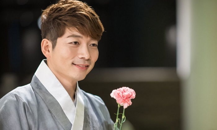 “일본 불매 운동 동참합니다”···후쿠오카 여행 취소 인증한 김재욱