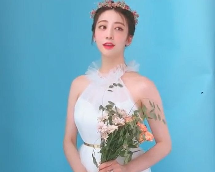 새하얀 웨딩드레스 입고 ‘천상계 비주얼’ 뽐낸 ‘지오♥’ 최예슬 사진