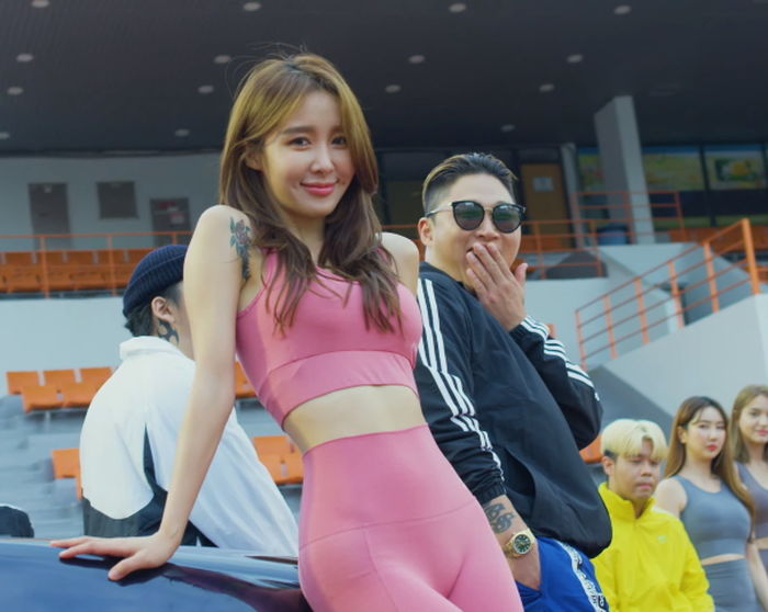 “운동하는 ‘미녀’ 침 흘리며 바라 보는 스윙스”···MV 찍으며 사심(?) 채운 ‘JM’ 래퍼들