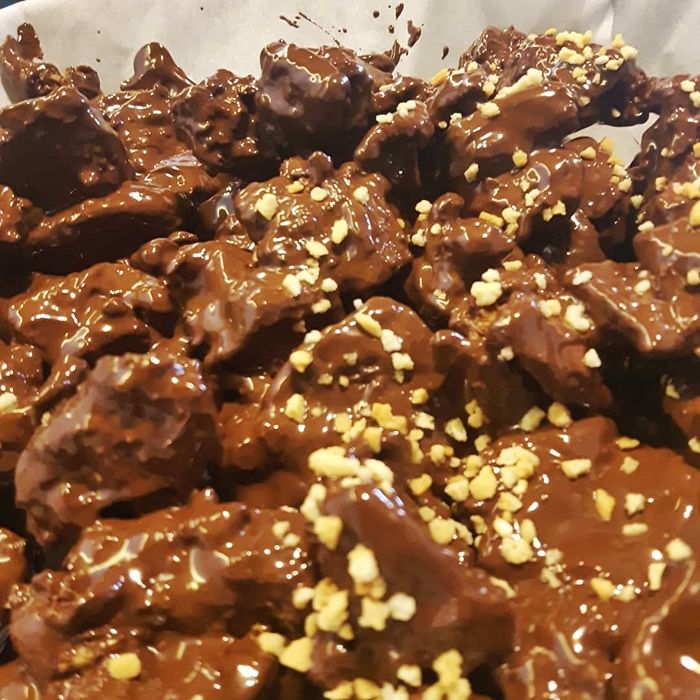 치킨에서 초콜릿 줄줄 흘러내려 후식 먹을 필요 1도 없는 ‘초코치킨’