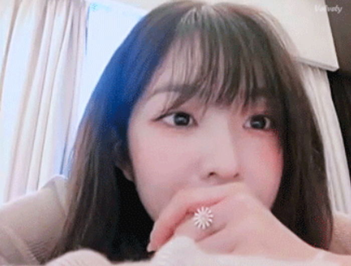 ‘앞머리’ 자르고 머리발 1도 없는 거 인증한 ‘베프로디테’ 아이린