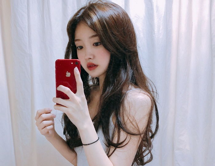 긴 웨이브 머리하고 ‘엄지 공주’ 미모 뽐냈던 ‘연플리 4’ 정푸름