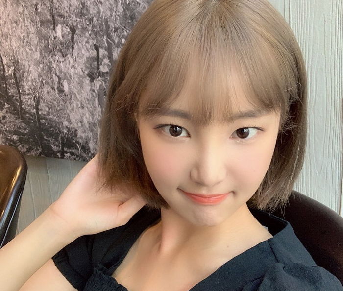 ‘칼단발+애쉬 카키’ 염색으로 미모에 물오른 모모랜드 연우 근황