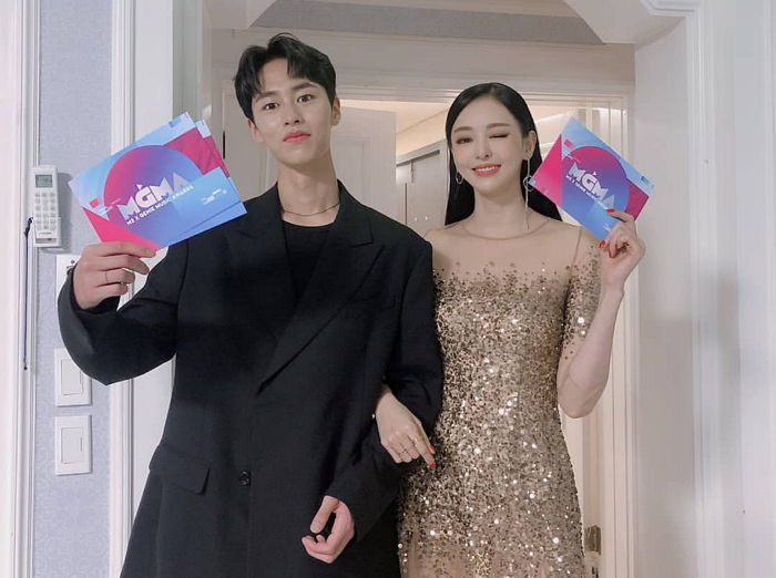 사랑스러운 눈웃음으로 ‘상큼미’ 만렙 찍은 어제 자 ‘인간 복숭아’ 이다희