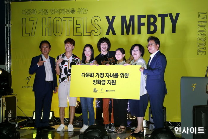 L7홍대 22층 수영장에서 야경보며 힙합 공연 즐기는 ‘루프탑 풀 콘서트’ 개최