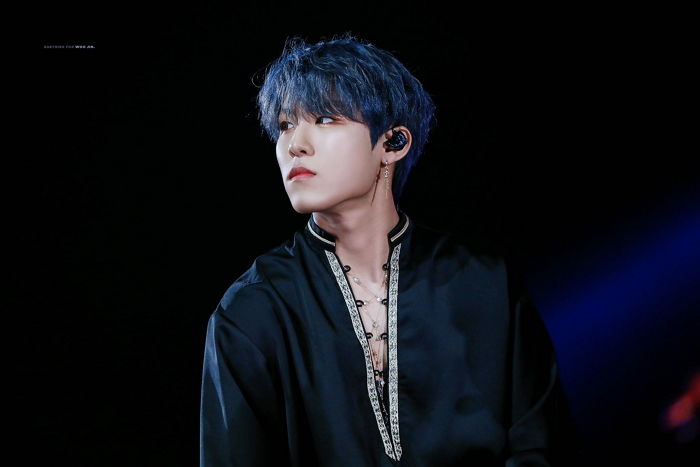 영롱한 애쉬블루로 염색하고 ‘비주얼 만렙’ 찍은 박우진 근황