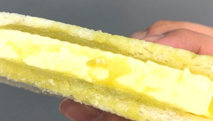 두께 1cm 버터+악마의 잼 꽉 차 있는 이마트24 신상 ‘카야토스트 샌드’