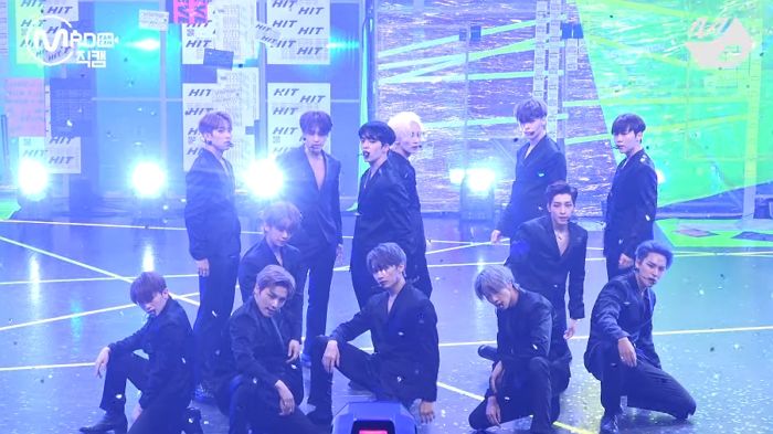 13명이 추는데 너무 잘 맞아 입 떡 벌리고 보게 되는 ‘세븐틴’ 신곡 칼군무