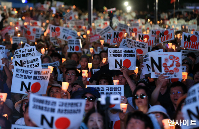 국민 10명 중 7명 “일본 아베가 북한 김정은보다 더 위협적이다”