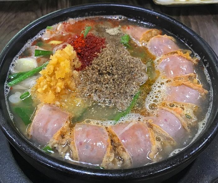 오동통한 순대 꽉 들어차 비 오는 날 국물과 호로록 먹어줘야 하는 ‘순댓국’