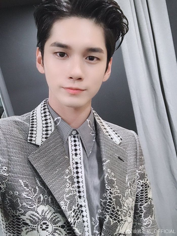 오랜만에 ‘완깐머리’하고 비현실적 비주얼 뽐낸 ‘옹비드’ 옹성우