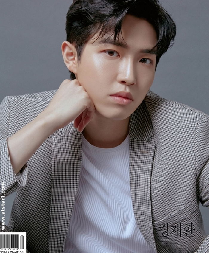 표지 앞뒤로 김재환-이진혁 실려 팬들 ‘소장각’ 외치게 만든 앳스타일 9월호