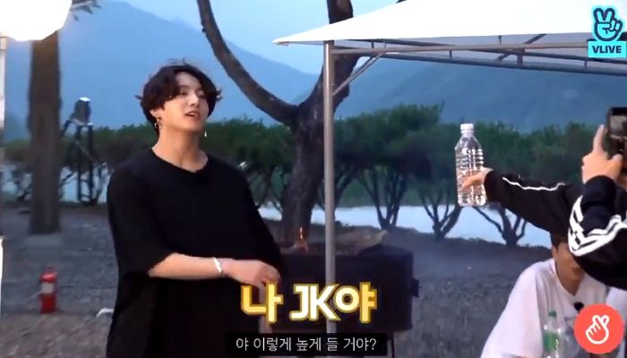 발차기 한 번에 병뚜껑 따면서 ‘검은띠’ 짬바 보여준 방탄 정국