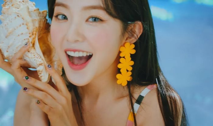 “머리발 따윈 없다” 신곡 뮤비서 앞머리 자르고 ‘인형 미모’ 뽐낸 아이린