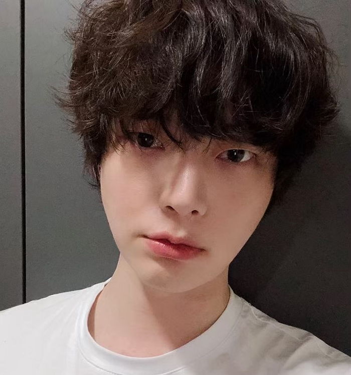 실시간 ‘젖꼭지’로 도배된 안재현 인스타그램 상황