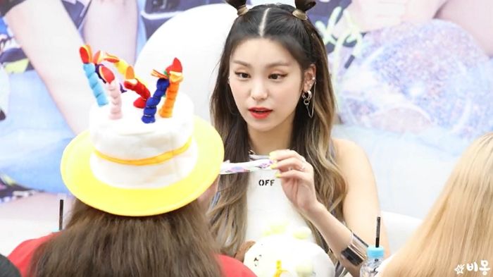 팬이 오늘 생일이라 하자 직접 ‘생일 축하 노래’ 불러준 ‘쏘스윗’ 있지 예지