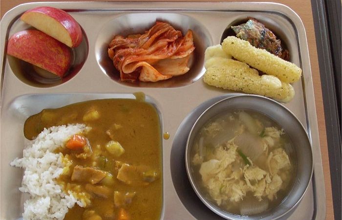 “학교 급식에 나온 맛없는 카레 때문에 지금까지도 카레를 안 먹습니다”
