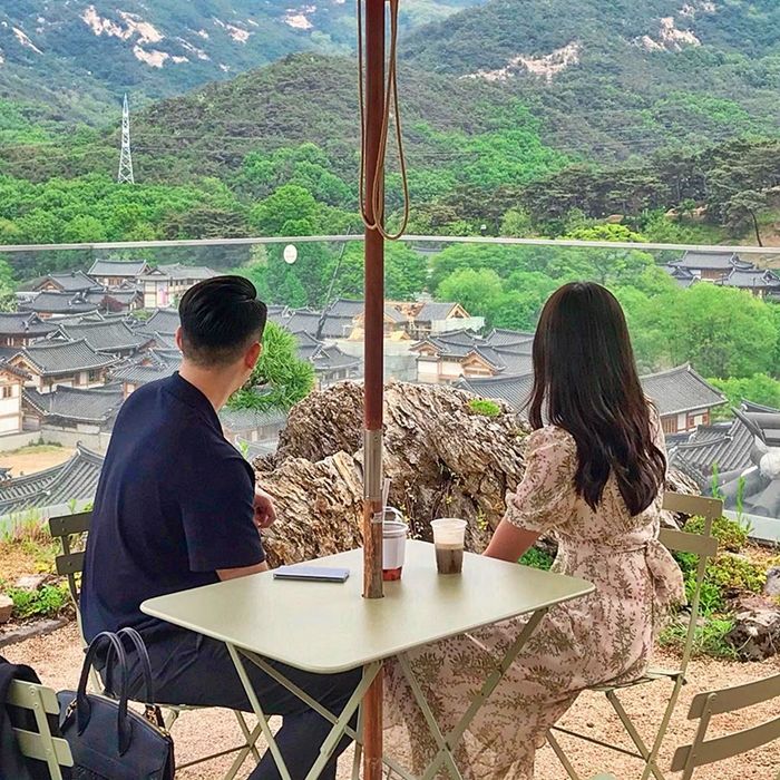 한옥 마을+탁 트인 뷰 조합으로 ‘분위기 맛집’이라 소문난 은평구 카페