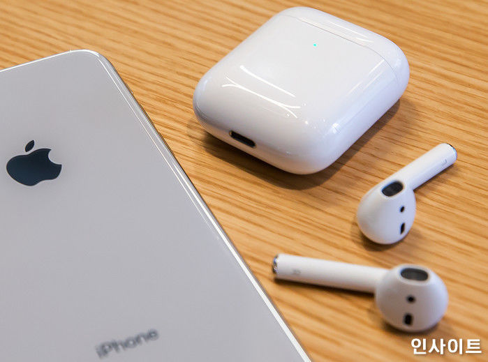 오늘(31일) 위메프에서 에어팟2 단돈 ‘9만 9천원’에 판다