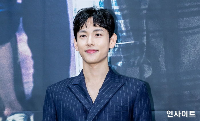 “요즘에는 연애 안 하는 남자·여자가 더 예쁘고 잘생긴 것 같아요”