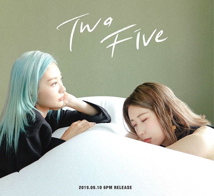 컴백 앞두고 ‘백금발→민트’로 염색하고 ‘리즈 미모’ 갱신한 ‘볼빨사’ 안지영