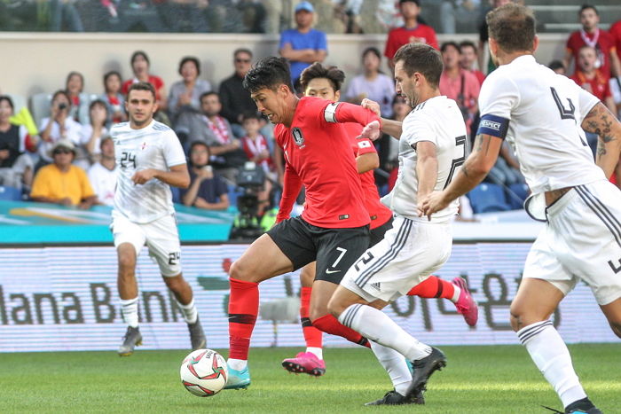 피파랭킹 94위 조지아와 ‘아쉬운 경기력’ 끝에 2-2 무승부 기록한 한국