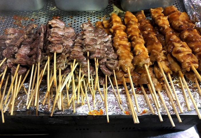 “3개 1000원!” 가성비+꿀맛으로 통하는 대구 길거리 음식 ‘염통 꼬치’