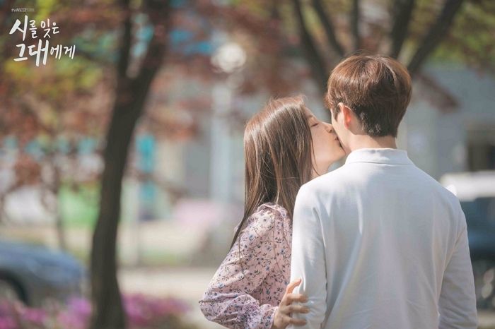 “친오빠와 ‘볼뽀뽀’하면 안되나요?”···반 친구들에게 ‘변태’로 찍힌 여중생