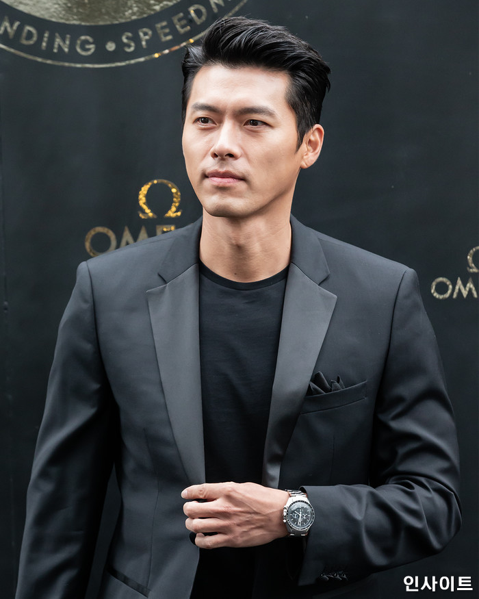 어제(9일)자 인간계 내려와 ‘미모+비율’로 압살해버린 ‘남신’ 현빈