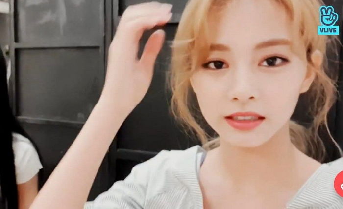 탈색하고 ‘엘프미’ 만렙 찍은 ‘금발 여신’ 쯔위 비주얼 수준