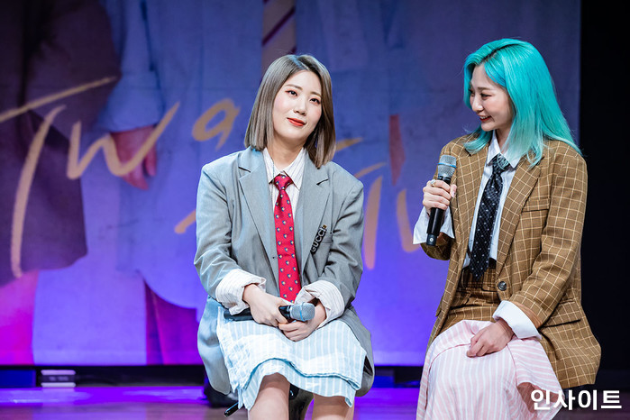 컴백하자마자 태연·거미 제치고 음원차트 ‘1위’ 거머쥔 볼빨간사춘기