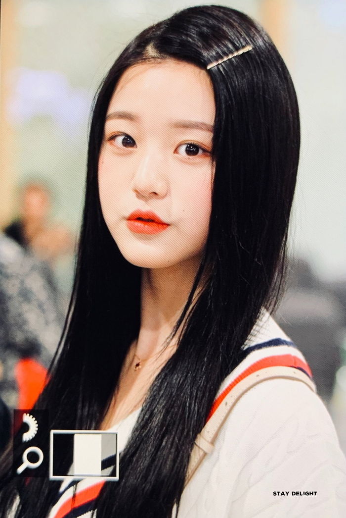 발목까지 올라오는 운동화 신고도 비현실적인 ‘12등신’ 비율 뽐낸 ‘16살’ 장원영