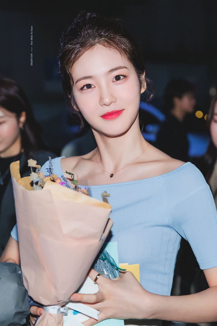 ‘올림머리’ 하고도 살아남은 신예은의 미친 미모