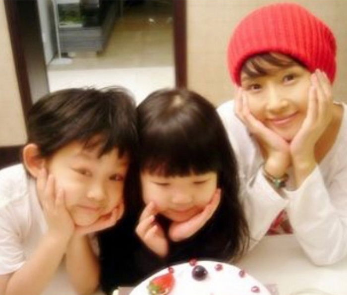 오늘(2일)은 배우 故 최진실이 우리 곁을 떠난 지 11주기 되는 날입니다