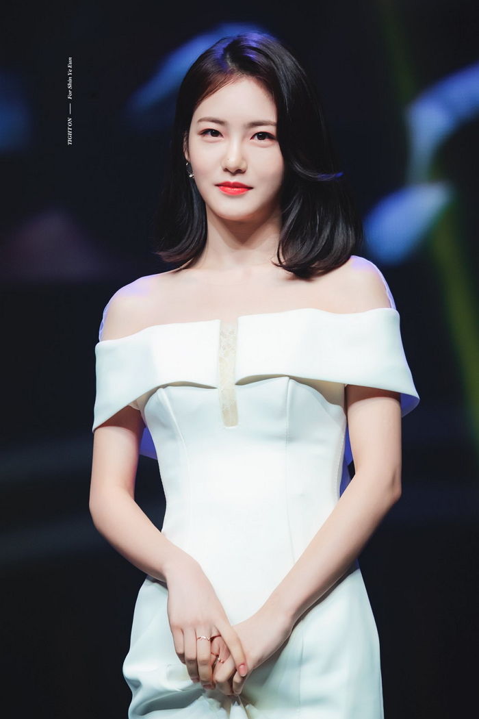너무 예뻐서 보는 순간 ‘일시정지’ 되는 신예은의 순백 드레스 자태