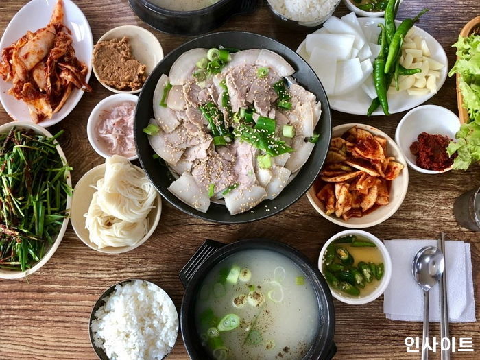 같은 가격으로 국밥 몇 그릇 먹을 수 있는지 계산해주는 ‘대존엄’ 국밥 계산기