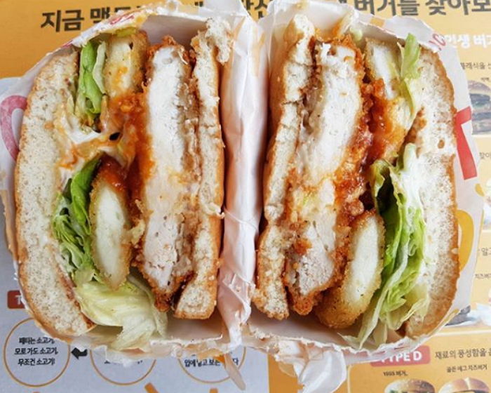 맥치킨 버거에 ‘치즈스틱’ 때려박아 왕 커진 맥도날드 신상 ‘맥치킨 모짜렐라’