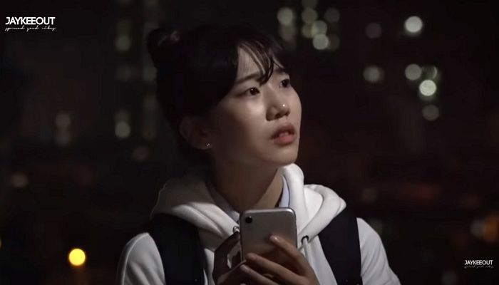 ‘어두운 골목길’서 여학생이 무섭다고 ‘같이 가 달라’ 부탁하자 시민들이 보인 놀라운 반응