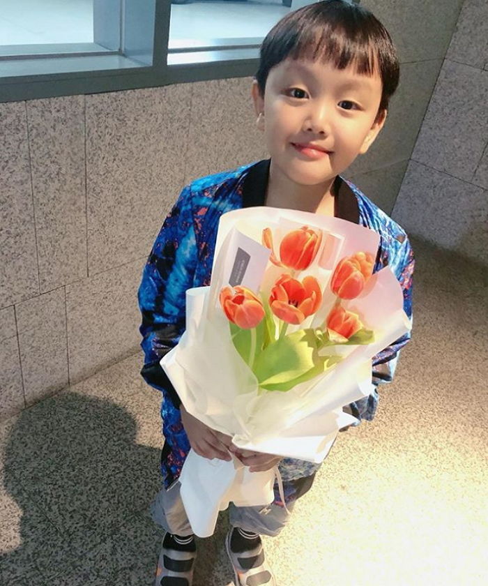 “쥬떼요~”···어느새 ‘훈훈한 초등학생’으로 폭풍 성장한 주안이 근황