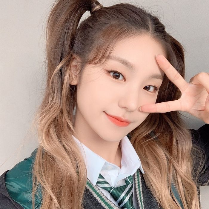 호그와트 교복 입고 ‘슬리데린 얼짱’으로 변신한 ‘세젤귀’ 있지 예지