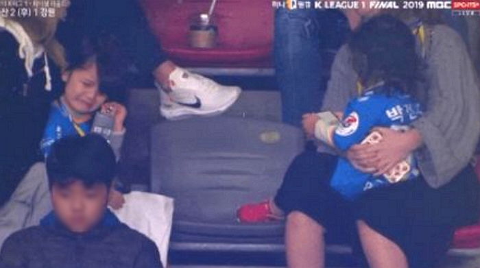 “누나 왜 울어...?” 아빠 박주호 축구 경기 보다 갑자기 오열하는 나은이에 ‘핵당황’한 건후