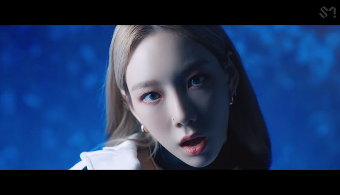 공개되자마자 ‘역대급’이라 난리 난 태연의 신곡 ‘불티(Spark)’ M/V