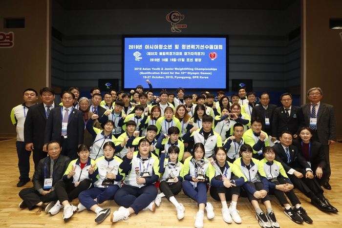 한국 역도 대표팀이 평양 도착하자 ‘라면’까지 압수해버린 북한