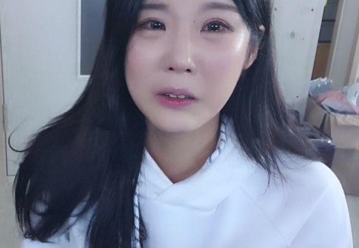엉엉 울며 “방송 접겠다” 말했던 덕자, ‘새 채널’ 만들었다