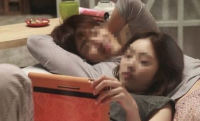 “결혼 안 한 사촌누나랑 단둘이 자취하는데 여친이 불쾌하다고 합니다”