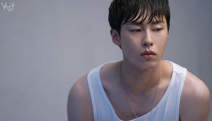 아빠 난닝구(?)도 섹시미 터지는 비주얼로 압살해버린 ‘얼굴 천재’ 이재욱