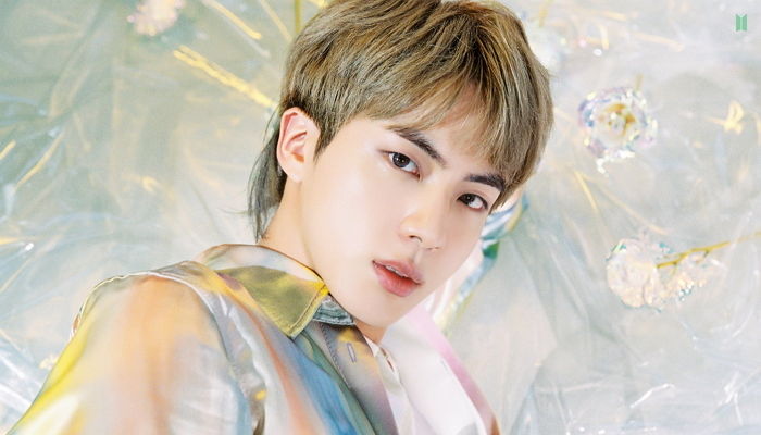 ‘병지컷’으로 변신하고 ‘나쁜 남자’ 이미지 풍기는 방탄소년단 진 새 화보